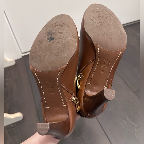 Tory Burch Bristol Brown Leather Ankle Boots - Picture 4 of 6